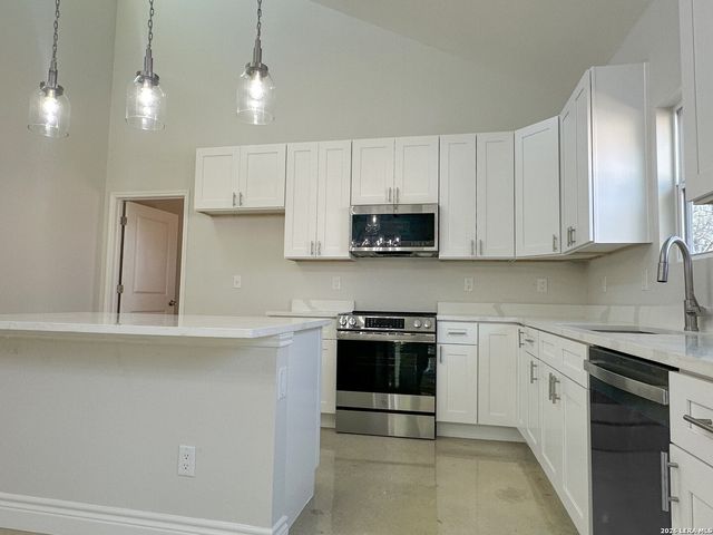 1722 N Center St, San Antonio, TX 78202