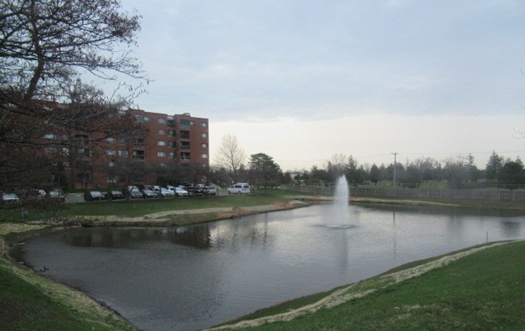 Image 2 of property listing at 701 Forum Square 607, Glenview, IL 60025