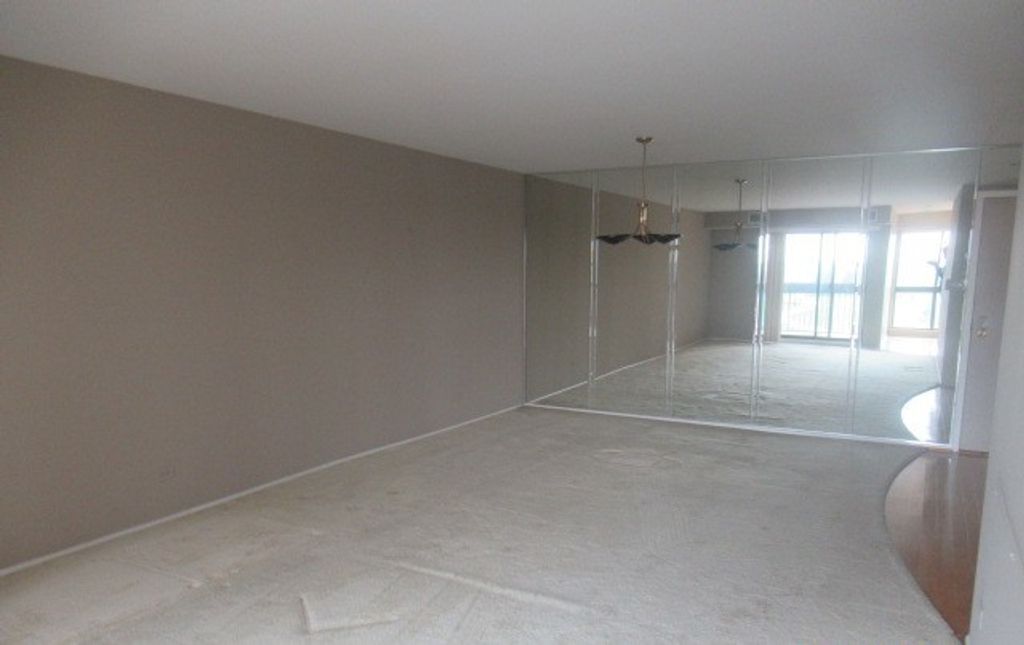 Image 4 of property listing at 701 Forum Square 607, Glenview, IL 60025