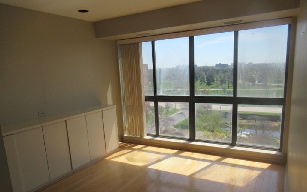 Image 5 of property listing at 701 Forum Square 607, Glenview, IL 60025