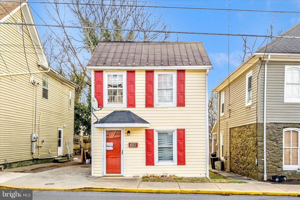 308 S RALEIGH ST, Martinsburg, WV 25401