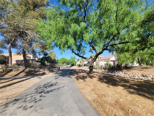 80 Tanglewood Drive, Henderson, NV 89012