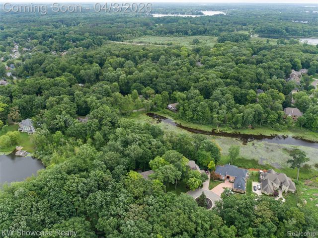 3510 Sutton Lane, Commerce Charter Township, MI 48390