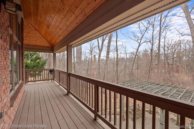 3510 Sutton Lane, Commerce Charter Township, MI 48390