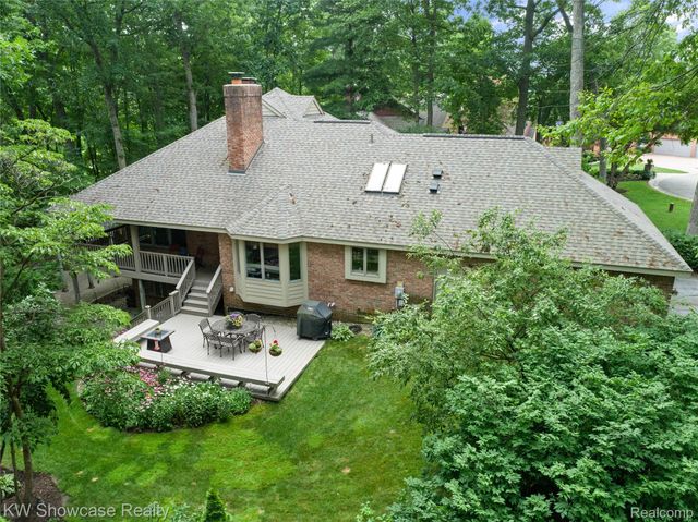 3510 Sutton Lane, Commerce Charter Township, MI 48390