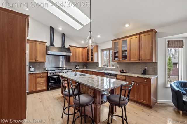 3510 Sutton Lane, Commerce Charter Township, MI 48390