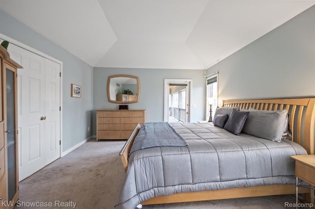 3510 Sutton Lane, Commerce Charter Township, MI 48390