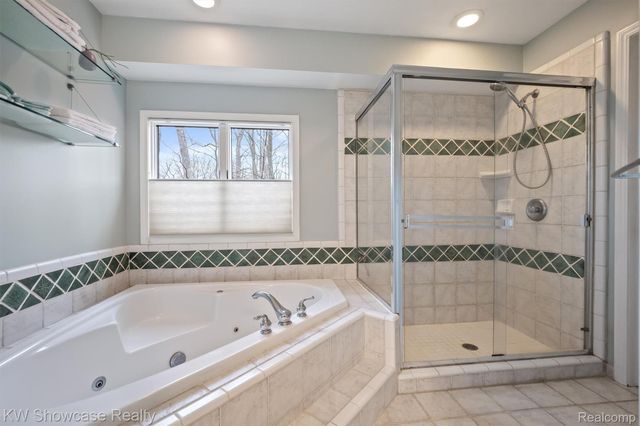 3510 Sutton Lane, Commerce Charter Township, MI 48390