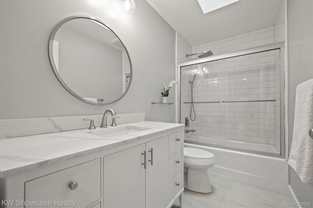 3510 Sutton Lane, Commerce Charter Township, MI 48390