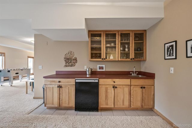 3510 Sutton Lane, Commerce Charter Township, MI 48390