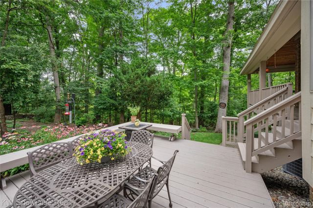 3510 Sutton Lane, Commerce Charter Township, MI 48390