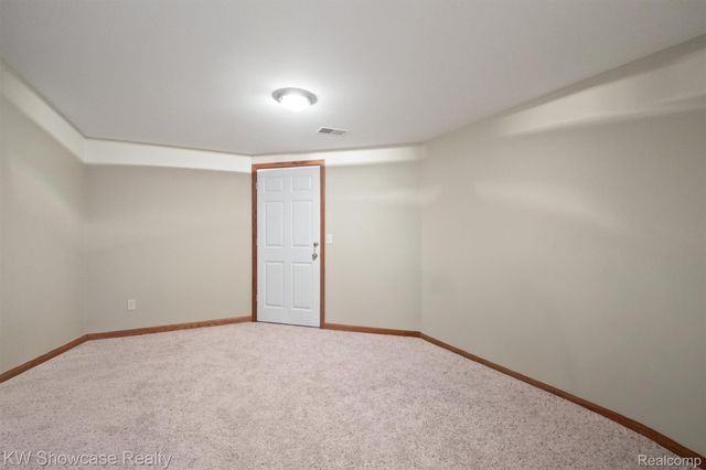 3510 Sutton Lane, Commerce Charter Township, MI 48390