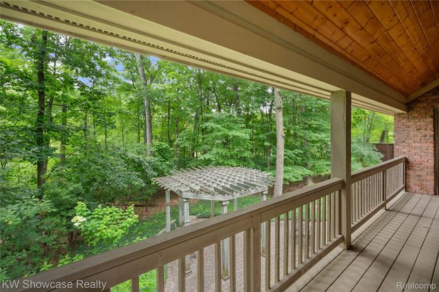 3510 Sutton Lane, Commerce Charter Township, MI 48390