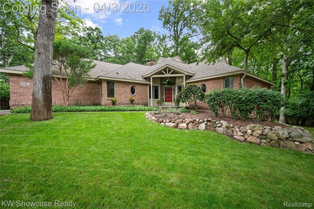 3510 Sutton Lane, Commerce Charter Township, MI 48390