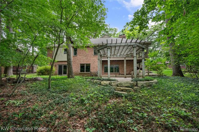 3510 Sutton Lane, Commerce Charter Township, MI 48390