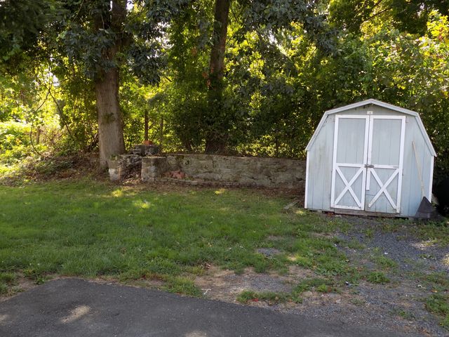 33 Atkins Avenue, Bristol, CT 06010