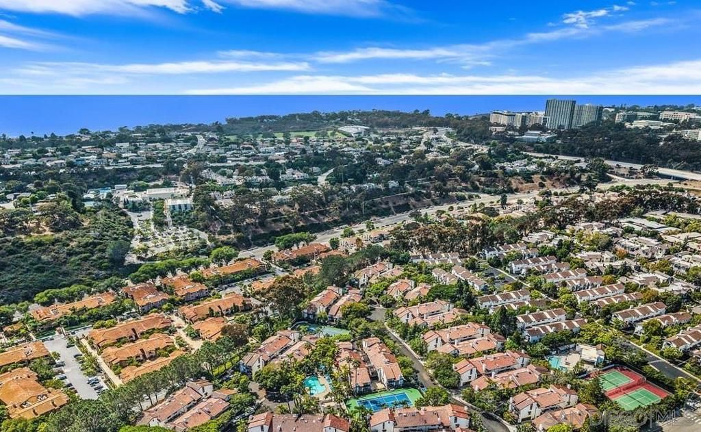 8696 Villa La Jolla Drive 6, La Jolla, CA 92037