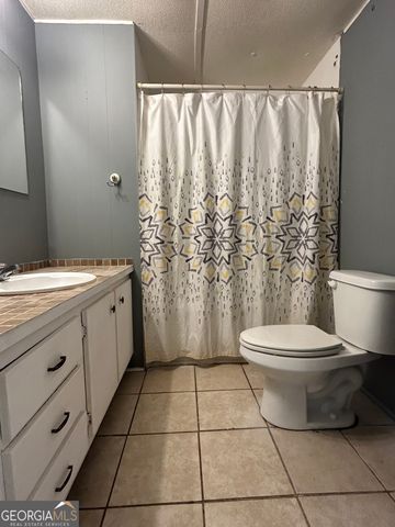 4 Skyland Drive W, Locust Grove, GA 30248