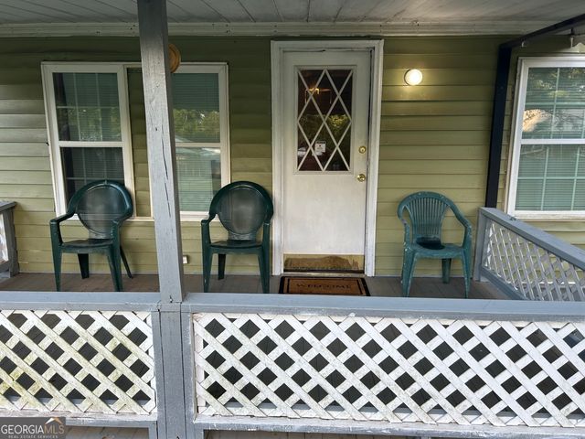 4 Skyland Drive W, Locust Grove, GA 30248
