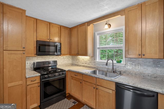 141 King Charles Road, Dallas, GA 30157