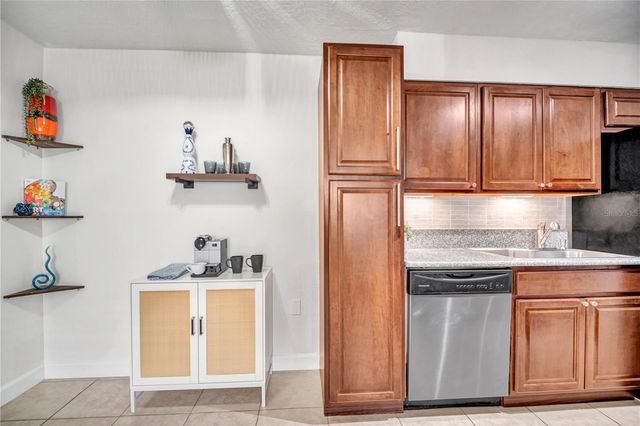5221 BAYSHORE BOULEVARD 51, Tampa, FL 33611