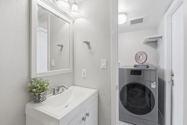 2570 Downing Avenue, Campbell, CA 95128