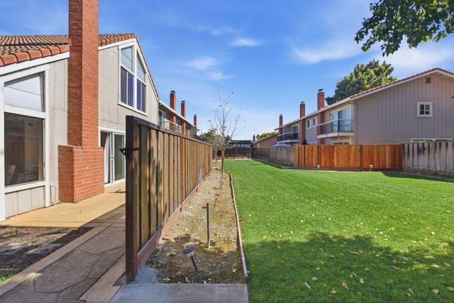 2570 Downing Avenue, Campbell, CA 95128