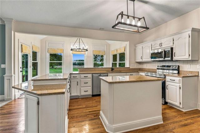 18437 Lamar Avenue, Stilwell, KS 66085