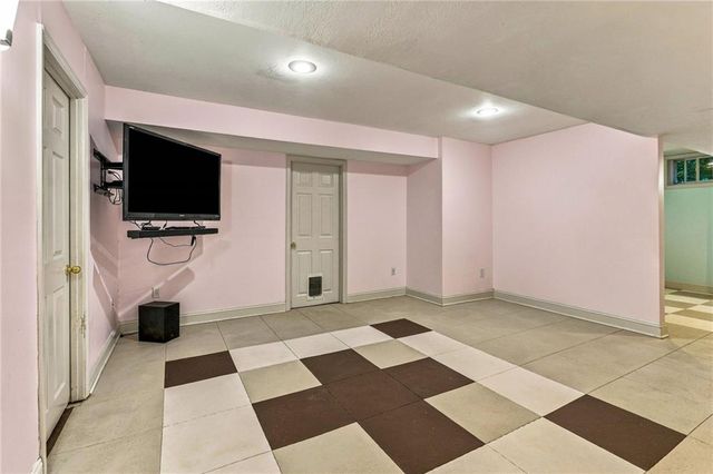 18437 Lamar Avenue, Stilwell, KS 66085