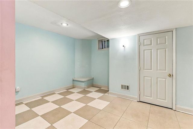 18437 Lamar Avenue, Stilwell, KS 66085
