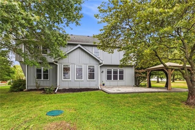 18437 Lamar Avenue, Stilwell, KS 66085