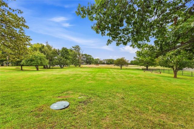 18437 Lamar Avenue, Stilwell, KS 66085