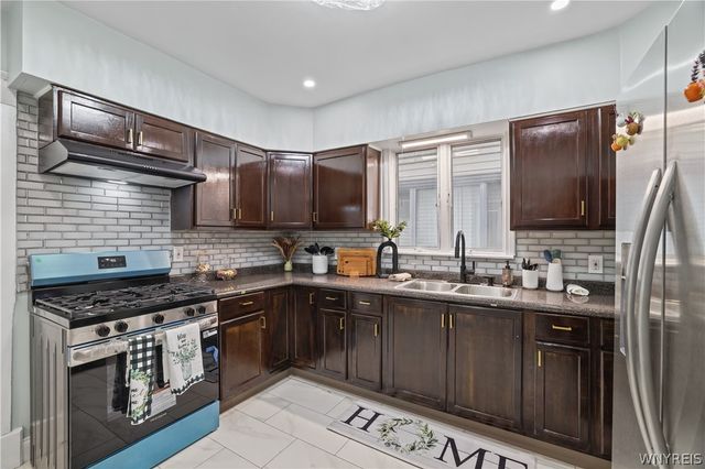 61 Roosevelt Avenue, Buffalo, NY 14215