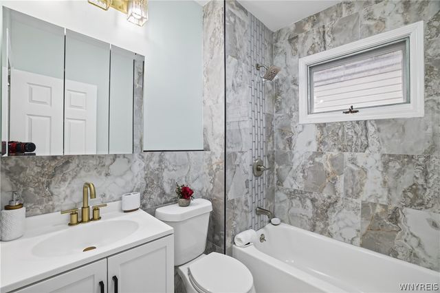 61 Roosevelt Avenue, Buffalo, NY 14215