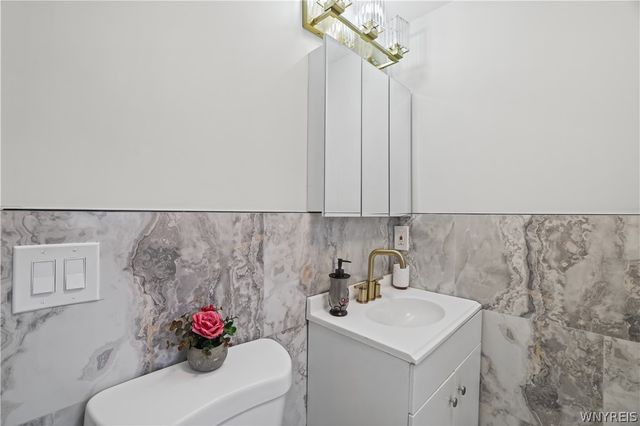61 Roosevelt Avenue, Buffalo, NY 14215