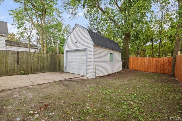 61 Roosevelt Avenue, Buffalo, NY 14215