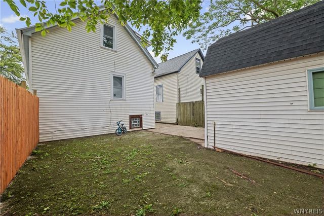 61 Roosevelt Avenue, Buffalo, NY 14215