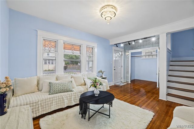 61 Roosevelt Avenue, Buffalo, NY 14215