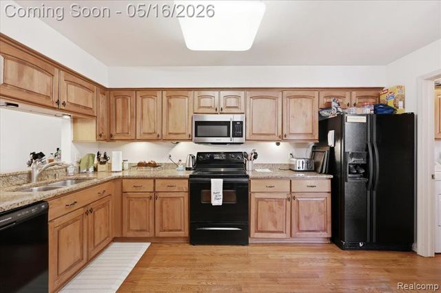 39656 Village Run Drive, Northville, MI 48168