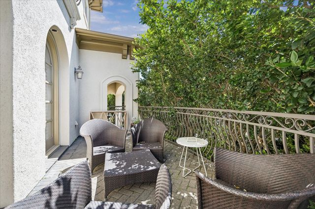 3 Exbury Way, Houston, TX 77056