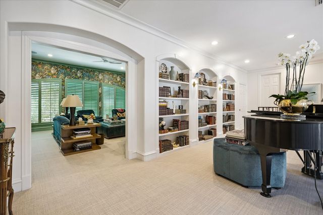 3 Exbury Way, Houston, TX 77056