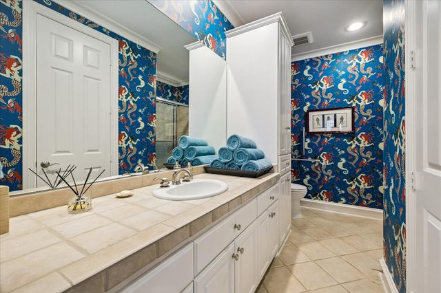 3 Exbury Way, Houston, TX 77056