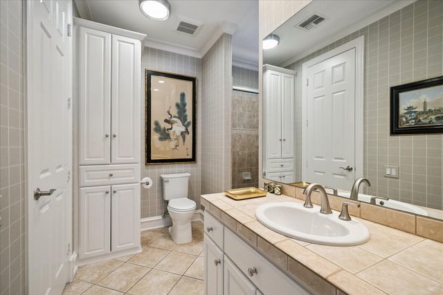 3 Exbury Way, Houston, TX 77056