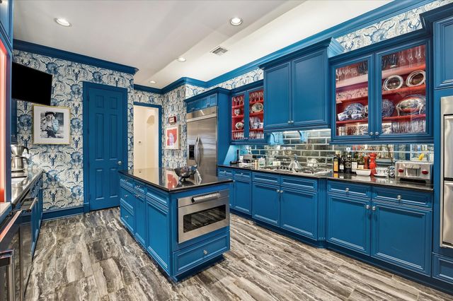 3 Exbury Way, Houston, TX 77056