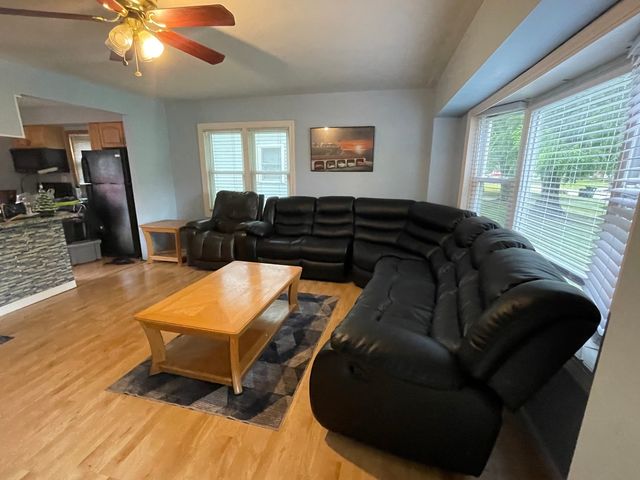 1205 Fulton Avenue, Winthrop Harbor, IL 60096