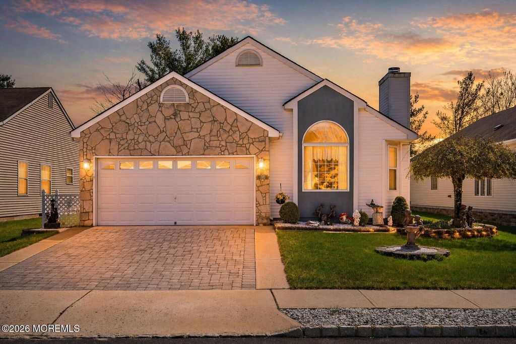 290 Jamaica Boulevard, Toms River, NJ 08757