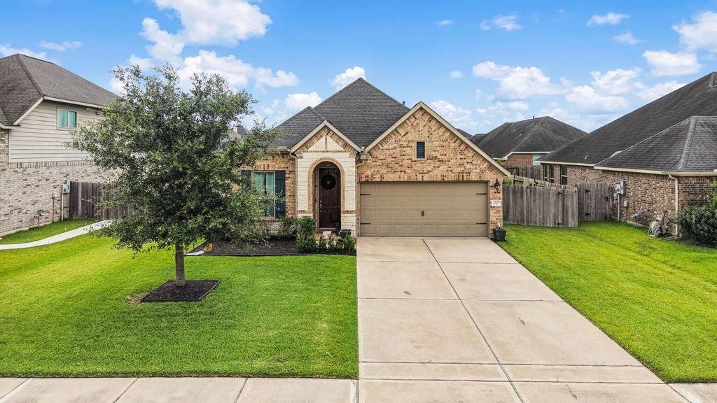 2109 Hickory Valley Court, Pearland, TX 77581