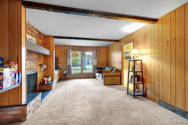 8855 Ferry Road, Grosse Ile, MI 48138