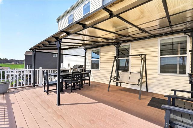 1055 Livorno Dr, Collier Twp, PA 15071