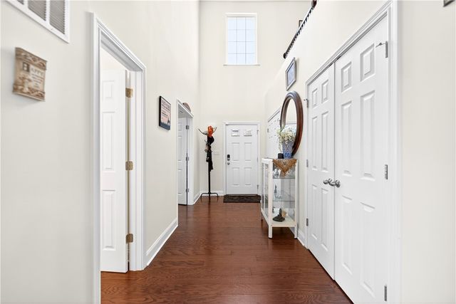 1055 Livorno Dr, Collier Twp, PA 15071